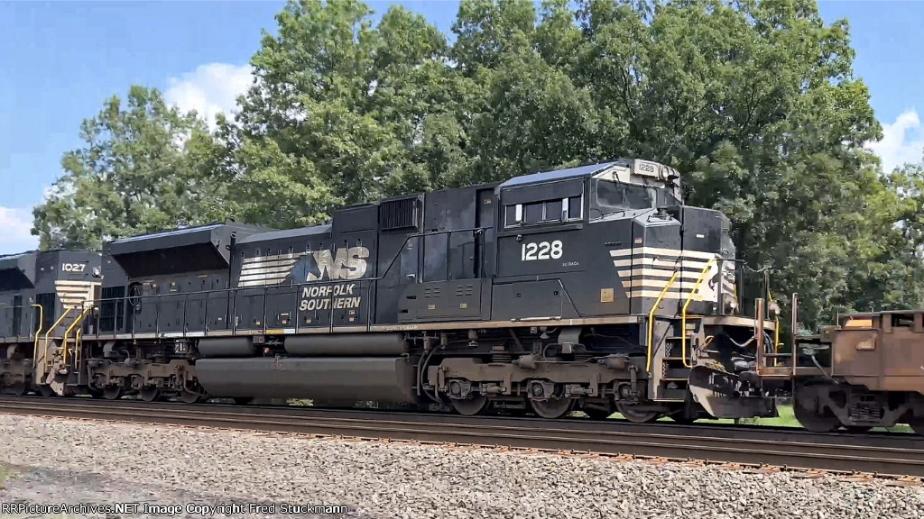 NS 1228